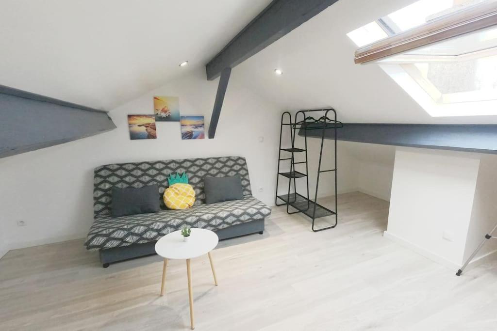 Atypique T1 Duplex - Wifi .Parking .Proche .Gare Apartment Saint-Quentin  Exterior photo