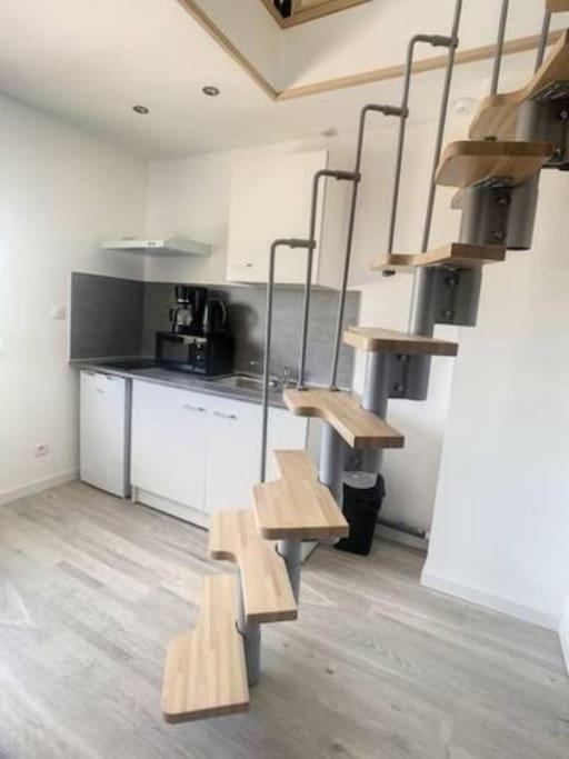 Atypique T1 Duplex - Wifi .Parking .Proche .Gare Apartment Saint-Quentin  Exterior photo